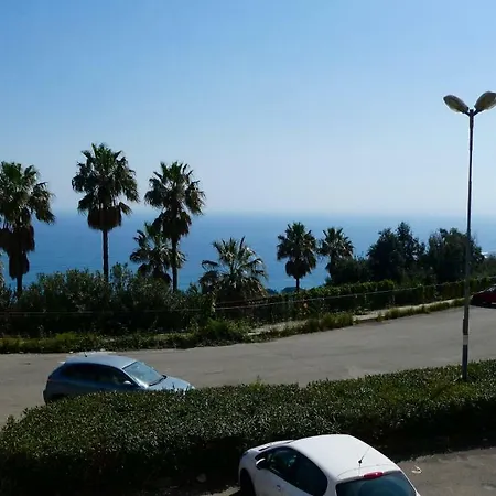 Bauhouse * Aci Trezza
